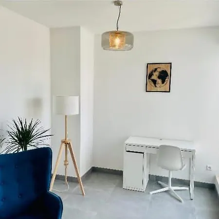 Urban Elegance 2br Retreat In Daire *