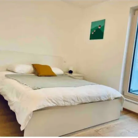 Urban Elegance 2br Retreat In 아파트 *