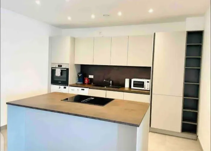 Urban Elegance 2br Retreat In Appartement