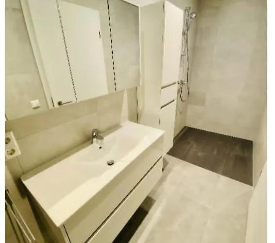 Urban Elegance 2br Retreat In Люксембург