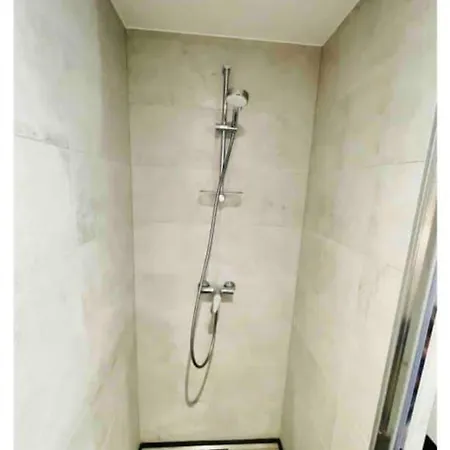 Urban Elegance 2br Retreat In Διαμέρισμα Λουξεμβούργο